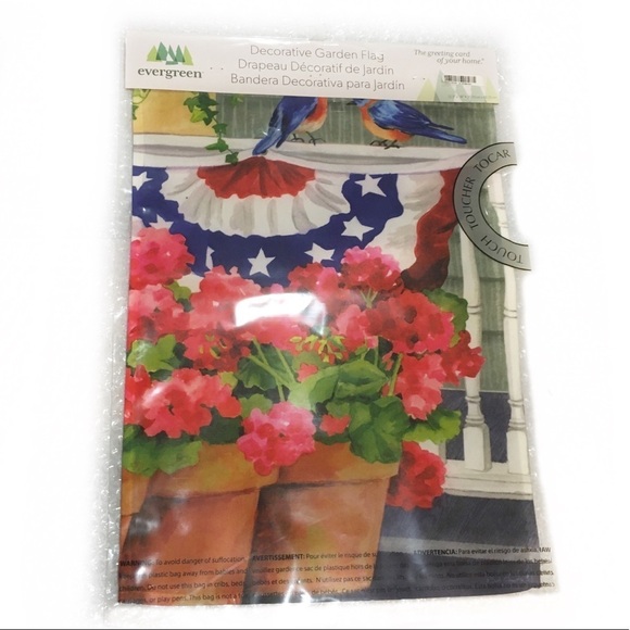 Patriotic Yard Garden Flag Bluebirds Geraniums American Flag Floral Backyard - Picture 3 of 7